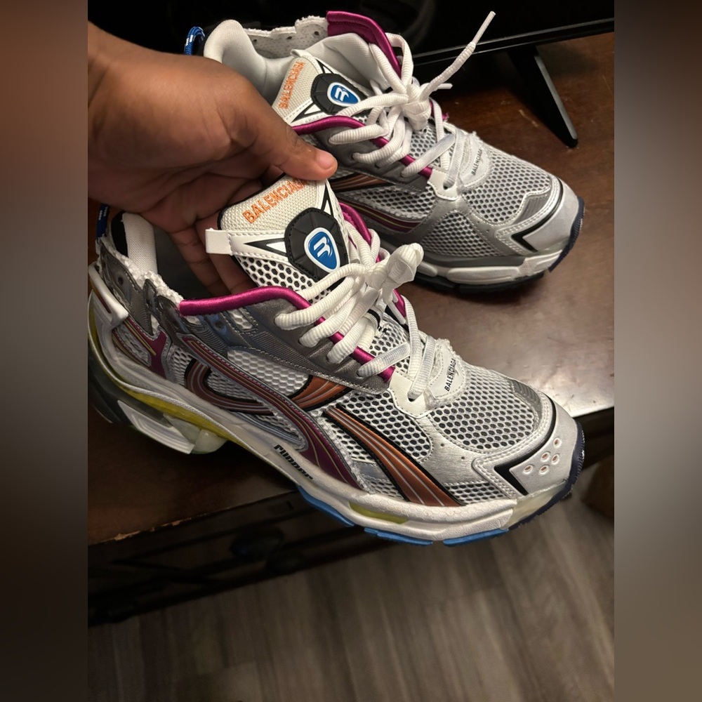 Multicolor Runner Shoes - Picture 12 of 13